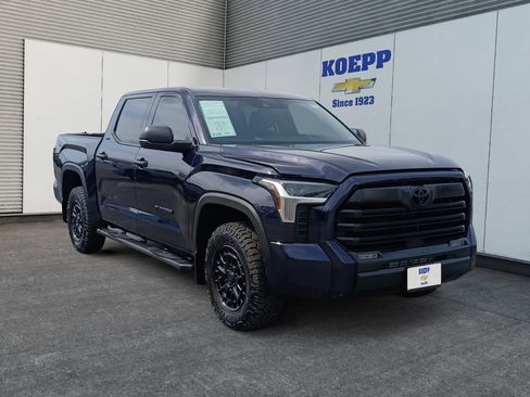 Used 2025 Toyota Tundra SR5 AWD/4WD image 7