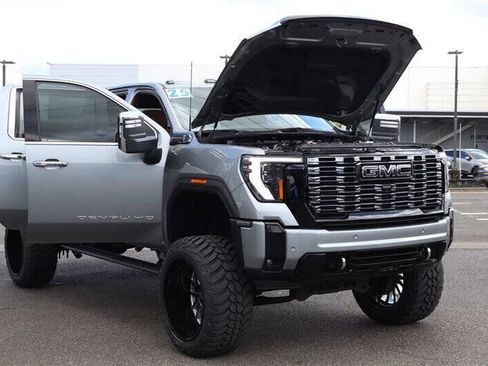Used 2025 GMC Sierra 3500 Denali Ultimate image 42