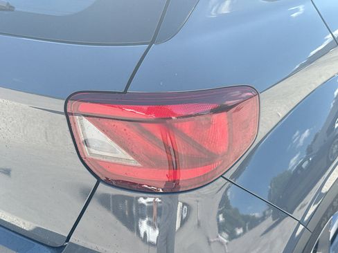 Used 2024 Hyundai Venue SEL FWD image 24