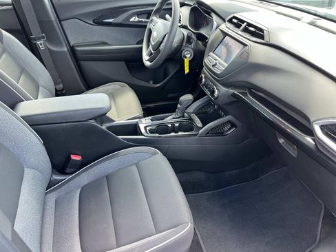 Used 2021 Chevrolet TrailBlazer LS image 23