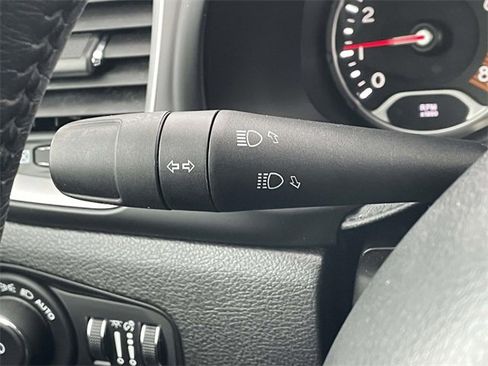 Used 2020 Jeep Renegade Latitude w/ Cold Weather Group image 23