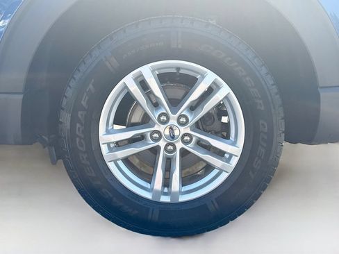 Used 2022 Ford Explorer XLT AWD/4WD image 30