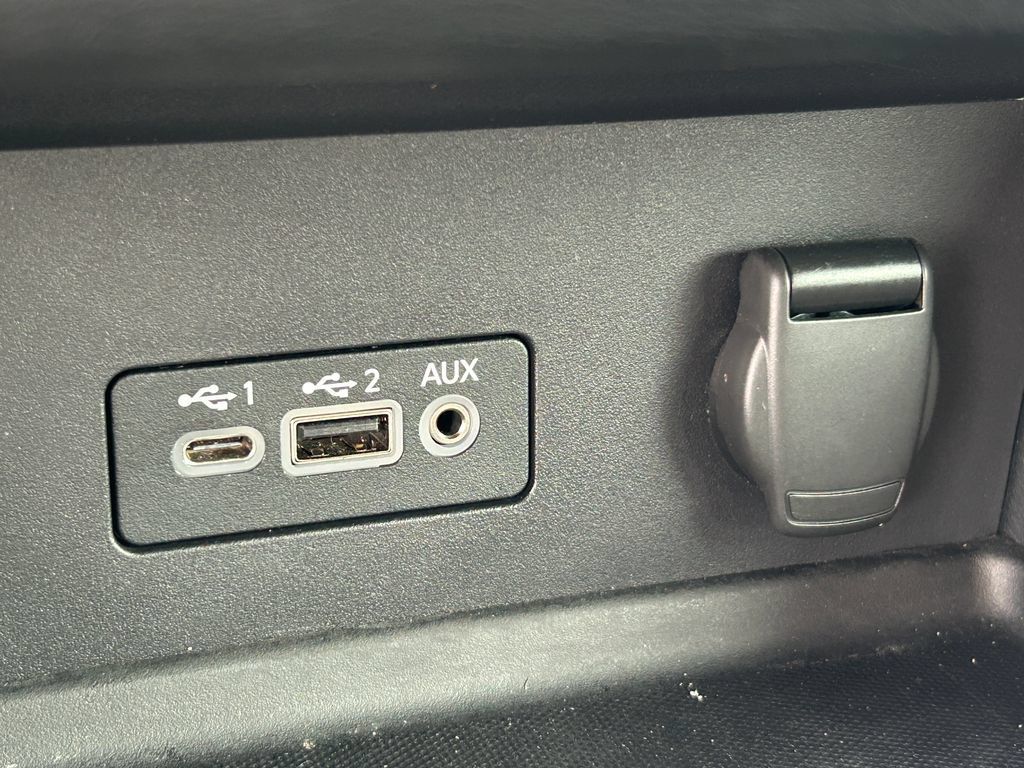 Used 2020 Nissan Sentra SR FWD image 16