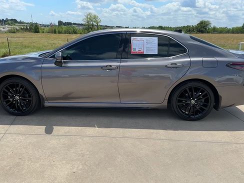 Used 2023 Toyota Camry XSE image 6