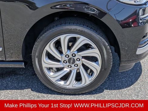Used 2024 Lincoln Navigator Premiere AWD/4WD image 10