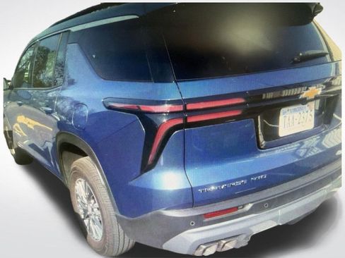 Used 2026 Chevrolet Traverse LT AWD/4WD image 5