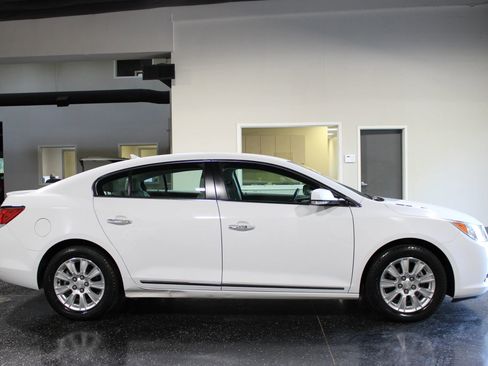 Used 2013 Buick LaCrosse Leather image 2