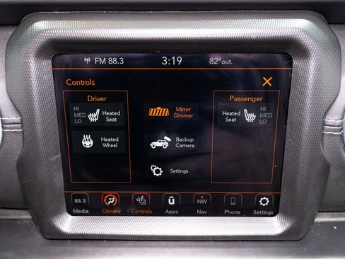 Used 2022 Jeep Wrangler Unlimited Sahara w/ Cold Weather Group AWD/4WD image 19