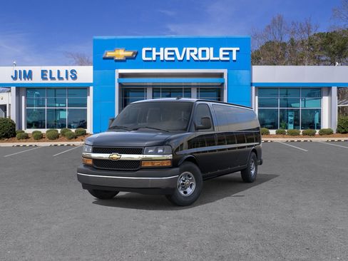 New 2025 Chevrolet Express 3500 LT w/ LT Preferred Equipment Group image 9