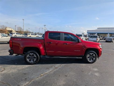 Used 2022 Chevrolet Colorado Z71 w/ Safety Package image 2