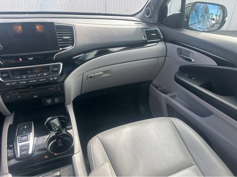 Used 2019 Honda Pilot Touring image 14