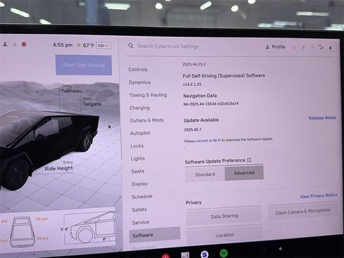 Used 2024 Tesla Cybertruck AWD Crew Cab image 28