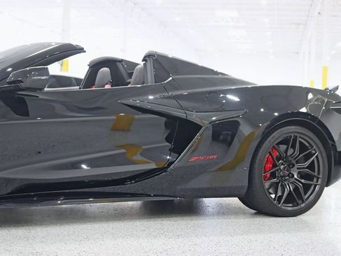 Used 2023 Chevrolet Corvette Z06 w/ Stealth Interior Trim Package RWD image 4