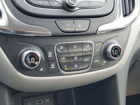 Used 2024 Chevrolet Equinox LT FWD image 16