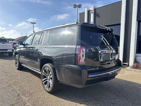 Used 2020 GMC Yukon XL Denali w/ Denali Ultimate Package image 9