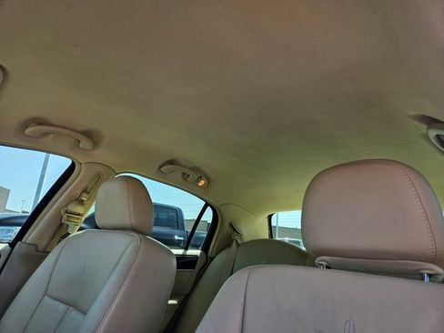 Used 2007 Lincoln Town Car Signature Limited RWD image 8