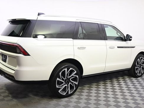 New 2026 Lincoln Navigator Black Label AWD/4WD image 7
