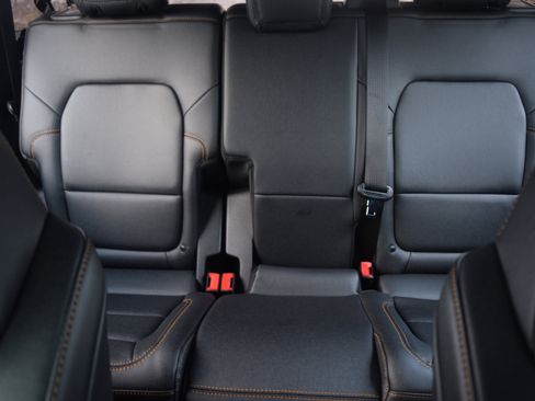 Used 2023 Ford Bronco Badlands w/ Sasquatch Package image 16