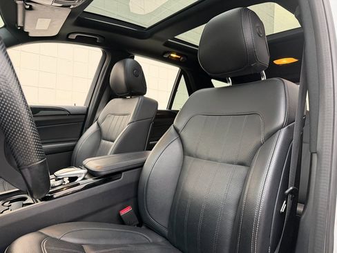 Used 2019 Mercedes-Benz GLE 400 4MATIC image 5