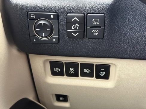 Used 2022 Lexus GX 460 Luxury w/ Accessory Package AWD/4WD image 30