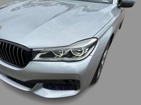 Used 2017 BMW 750i xDrive AWD/4WD image 29