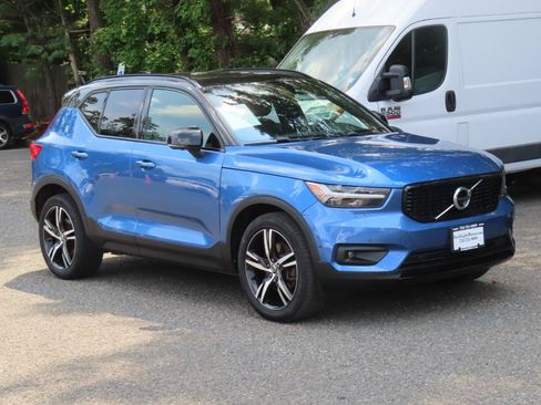 Used 2019 Volvo XC40 T5 R-Design AWD/4WD image 8