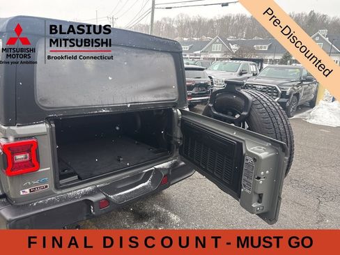 Used 2021 Jeep Wrangler Unlimited Sahara w/ Cold Weather Group AWD/4WD image 25