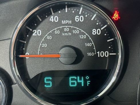 Used 2015 Jeep Wrangler Unlimited Sahara image 13