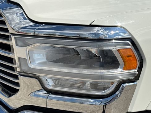 Used 2022 RAM 2500 Laramie AWD/4WD image 4