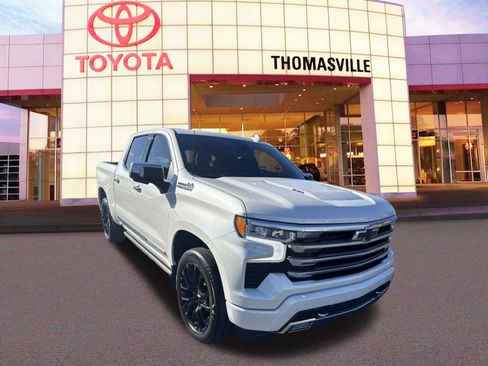 Used 2024 Chevrolet Silverado 1500 High Country image 3