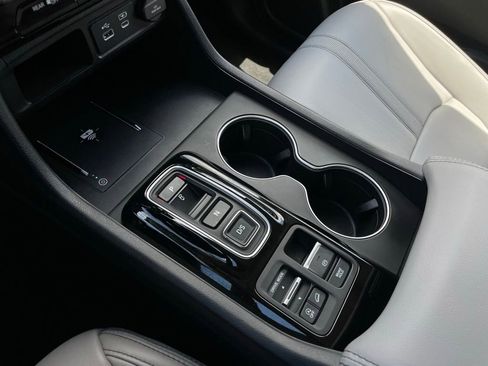 Used 2025 Honda Pilot Touring image 19