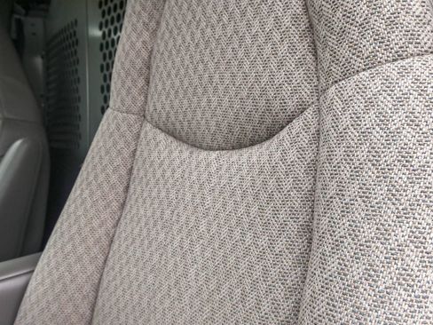 Used 2008 Chevrolet Express 2500 RWD image 17