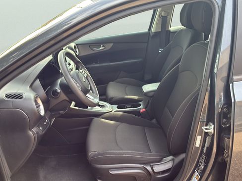 Used 2021 Kia Forte LXS FWD image 21