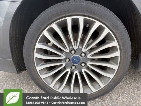 Used 2017 Ford Fusion SE image 10