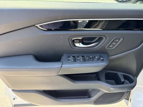 Used 2025 Honda Pilot EX-L image 12