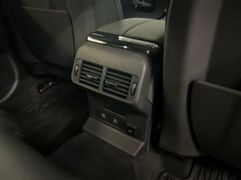 Used 2026 Land Rover Range Rover Velar Dynamic SE image 18