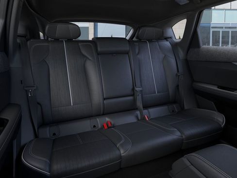 New 2025 Cadillac Optiq Luxury 2 w/ LPO, ONYX Package image 17