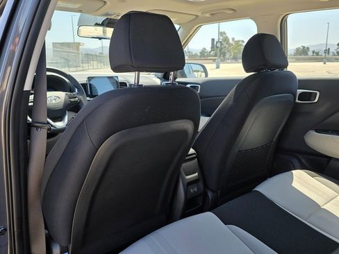 New 2025 Hyundai Venue SEL image 16
