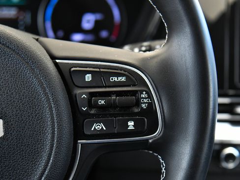 Used 2022 Kia Niro EX FWD image 31