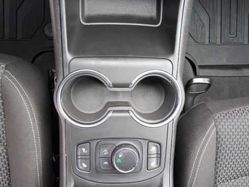 Used 2024 GMC Terrain SLE w/ Driver Convenience Package image 20