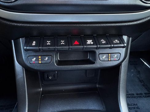 Used 2019 Chevrolet Colorado ZR2 image 30