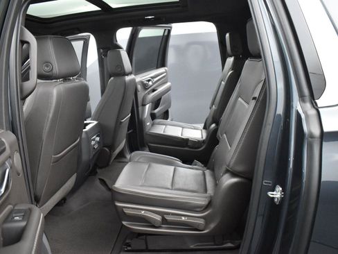 Used 2021 GMC Yukon XL Denali w/ Denali Premium Package AWD/4WD image 31