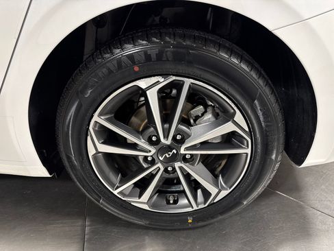Certified 2022 Kia Forte LXS w/ LXS Technology Package FWD image 27