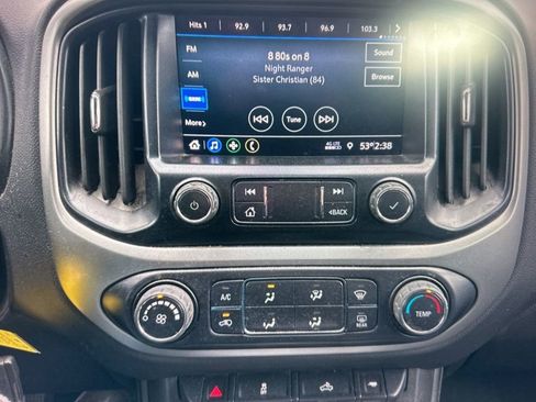 Used 2022 Chevrolet Colorado LT w/ LT Convenience Package image 12