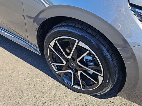 Used 2025 Nissan Sentra SR image 13