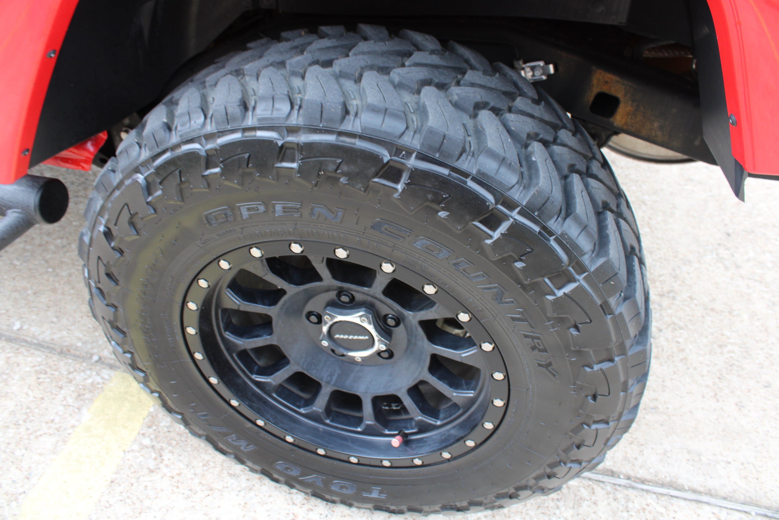 Used 2015 Jeep Wrangler Unlimited Rubicon w/ Connectivity Group AWD/4WD image 16