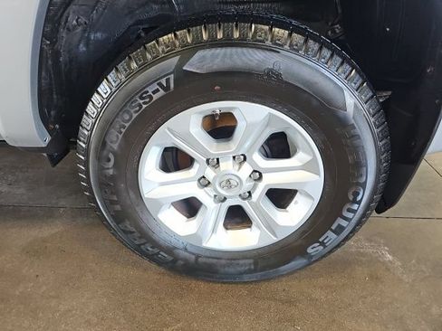 Used 2020 Toyota 4Runner SR5 Premium w/ Moonroof Package AWD/4WD image 10