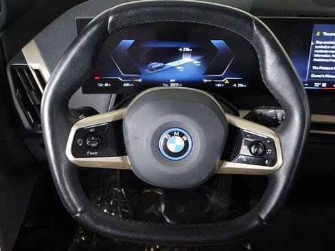 Used 2024 BMW iX xDrive50 w/ Premium Package AWD/4WD image 44