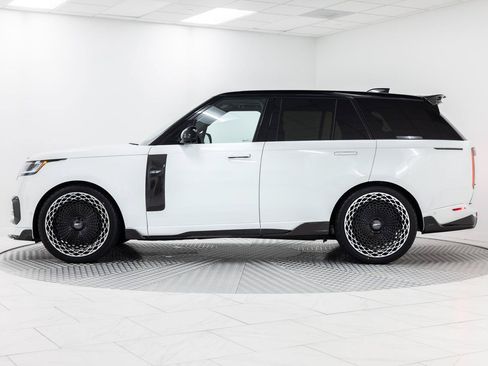 Used 2026 Land Rover Range Rover SE AWD/4WD image 4