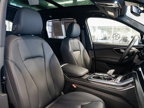 Used 2023 Audi Q7 3.0T Prestige w/ Prestige Package image 31